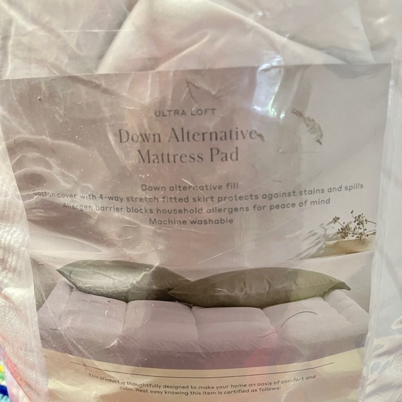 Ultra Loft Down Alternative Mattress Pad (Full) - Picture 3 of 5